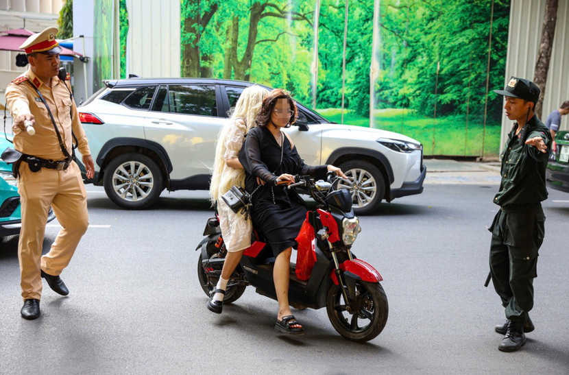 Các tổ công tác đặc biệt cũng làm việc xuyên suốt kỳ nghỉ lễ, đảm bảo trật tự an toàn giao thông của Thủ đô