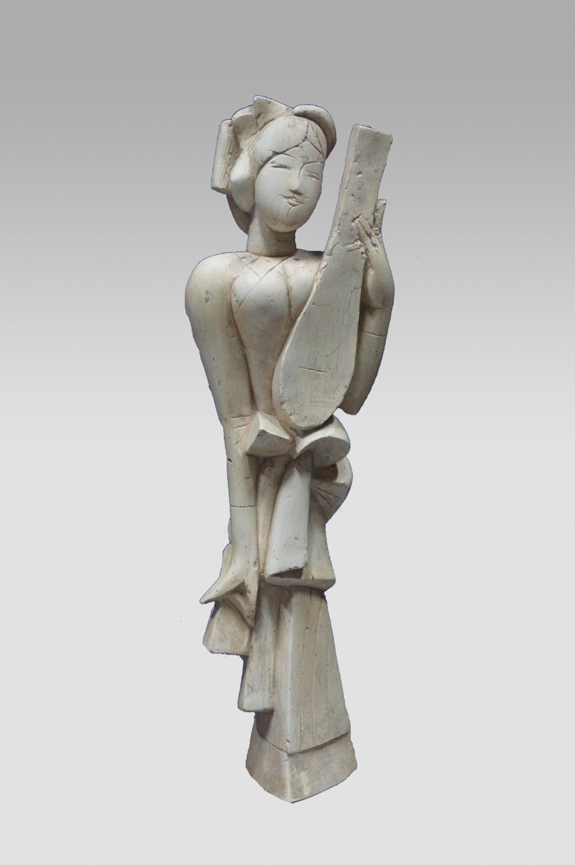 "Cô gái đánh đàn" của nhà điêu khắc Lê Công Thành