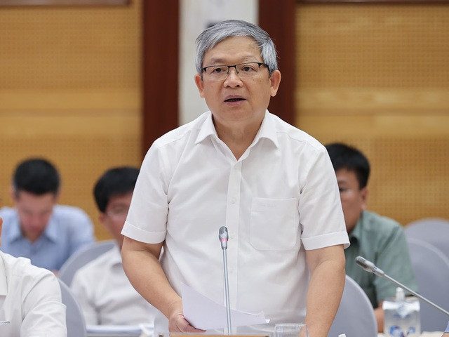 Thiếu tướng Hoàng Anh Tuyên thông tin tại buổi họp báo