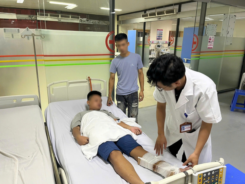 Cấp cứu người bệnh bị tai nạn liên quan đến bão số 3, tại Bệnh viện E