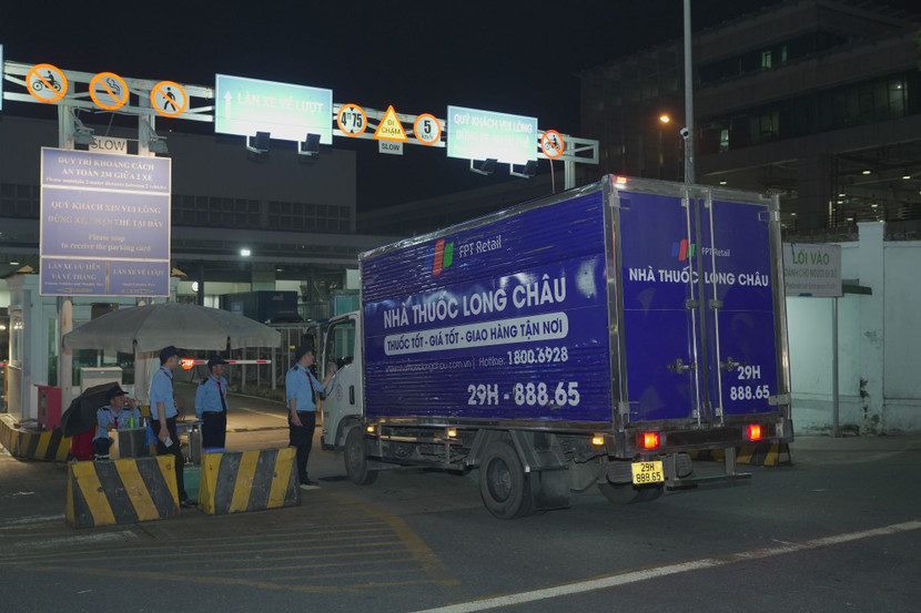 Chuyến xe Long Châu được điều động đi trong đêm để kịp thời hỗ trợ người dân chăm sóc sức khỏe, ứng phó với những căn bệnh nguy cơ trong mùa mưa lũ.