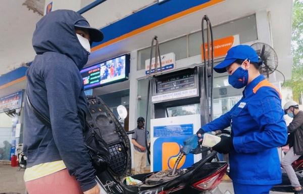 Xăng tăng giá lần thứ 4 liên tiếp kể từ hôm 21-4