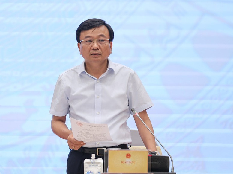 Thứ trưởng Bộ Xây dựng Nguyễn Danh Huy trả lời báo chí