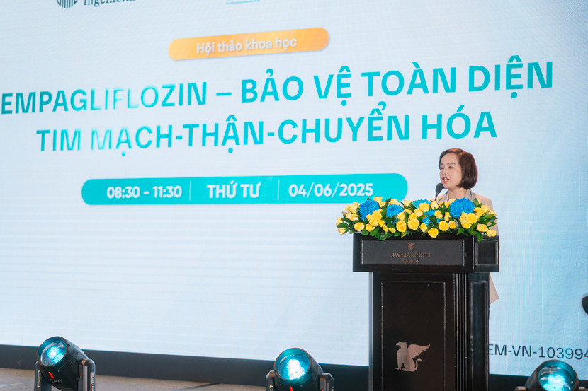 Bà Nguyễn Đỗ Quyên phát biểu tại sự kiện