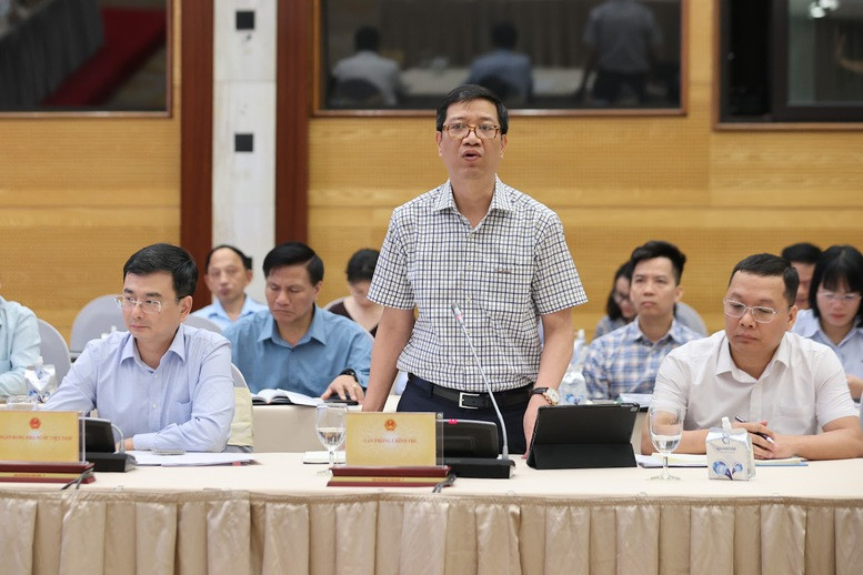 Ông Nguyễn Duy Hoàng thông tin tại buổi họp báo Ông Nguyễn Duy Hoàng thông tin tại buổi họp báo