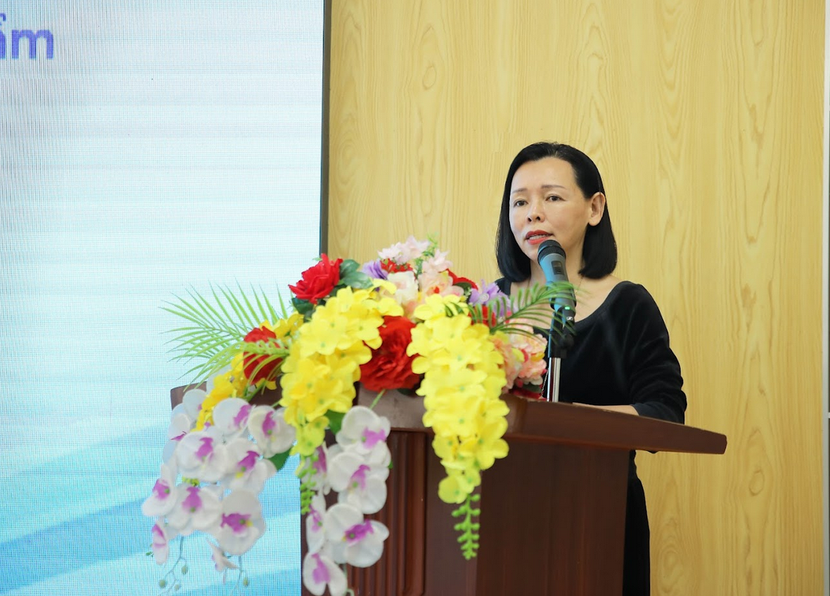 Bà Nguyễn Bạch Điệp, Chủ tịch kiêm Tổng Giám đốc hệ thống nhà thuốc Long Châu phát biểu tại buổi lễ