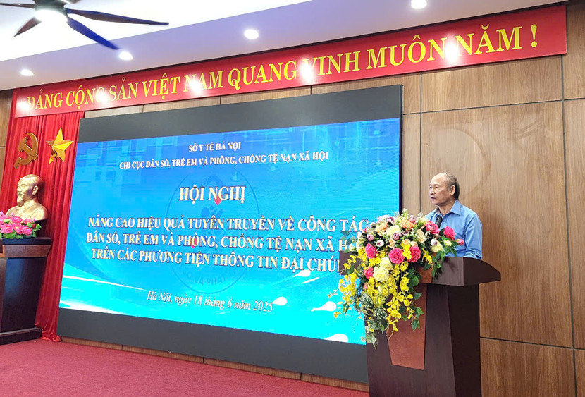 Ông Kiều Thanh Hùng, Phó Chủ tịch thường trực Hội nhà báo thành phố Hà Nội thông báo thể lệ cuộc thi