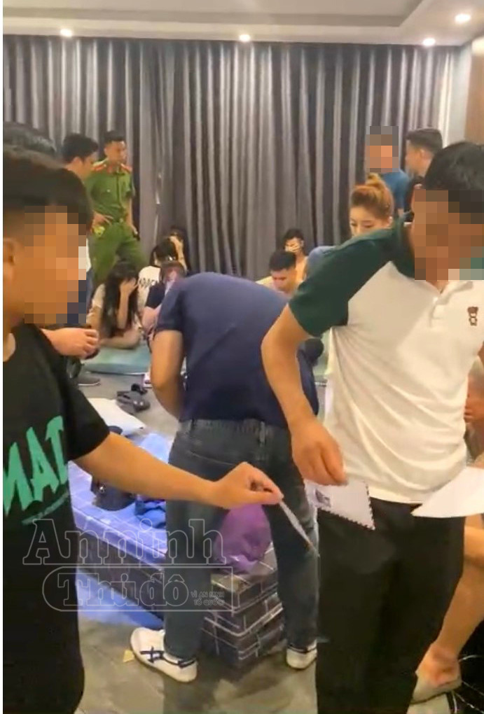 Công an đã thu giữ nhiều tang vật liên quan đến hoạt động tổ chức, chứa chấp sử dụng ma túy tại homestay này Công an đã thu giữ nhiều tang vật liên quan đến hoạt động tổ chức, chứa chấp sử dụng ma túy tại homestay này