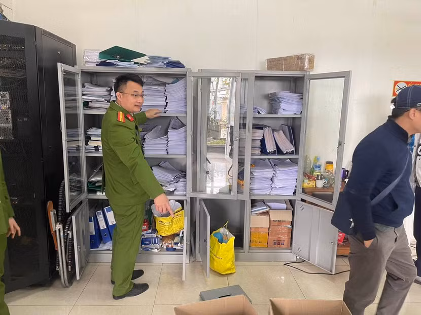 Cơ quan CSĐT khám xét Trung tâm đăng kiểm 29-15D và trụ sở Công ty TNHH Hiệp Hà