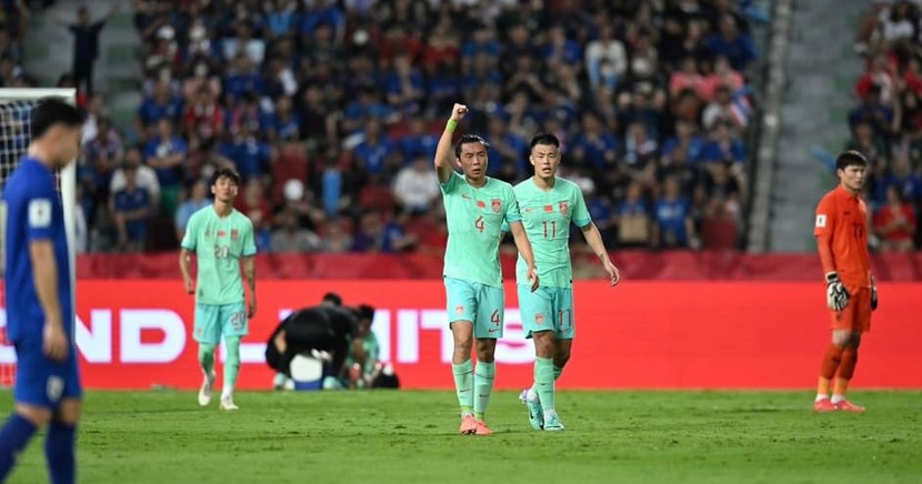 Trung Quốc thắng ngược Thái Lan 2-1 ngay trên "thánh địa" Rajamangala
