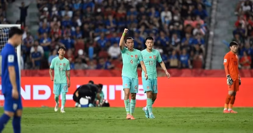 Trung Quốc thắng ngược Thái Lan 2-1 ngay trên "thánh địa" Rajamangala