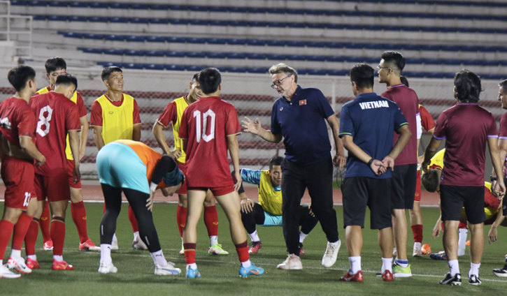 HLV Troussier đã có 8 tháng chuẩn bị cho trận đấu chính thức đầu tiên cùng tuyển Việt Nam HLV Troussier đã có 8 tháng chuẩn bị cho trận đấu chính thức đầu tiên cùng tuyển Việt Nam