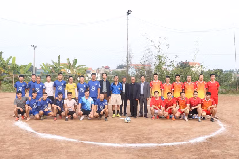 Trận thi đấu giao hữu bóng đá giữa đội CAH Phú Xuyên - Phòng An ninh đối nội (CATP Hà Nội) với đội Giáo xứ Bái Xuyên kết thúc với tỷ số 3-3