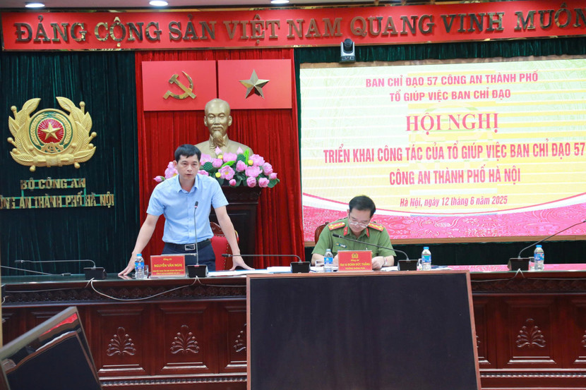 Ông Nguyễn Văn Nghị - Giám đốc Trung tâm kinh doanh dịch vụ công nghệ số, Công ty dịch vụ Mobifone Khu vực 1 phát biểu tại buổi làm việc