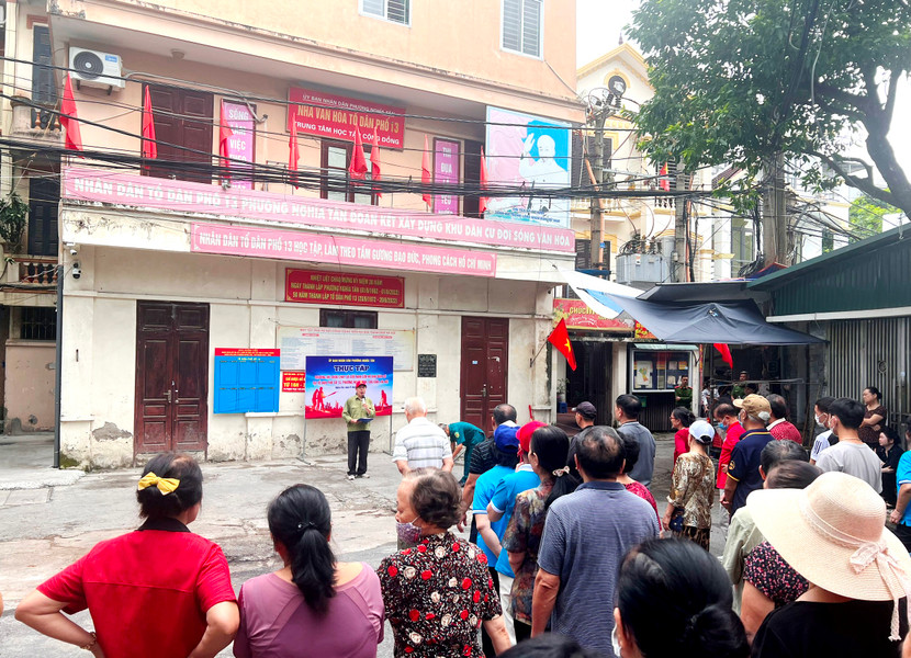 Buổi thực tập phương án chữa cháy và cứu nạn cứu hộ khu dân cư có nguy cơ cháy, nổ cao trên địa bàn phường Nghĩa Tân đã diễn ra thành công và đảm bảo an toàn.