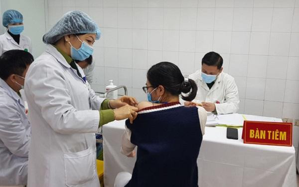 Tiêm thử nghiệm vaccine Covid-19 trên người tại Học viện Quân y