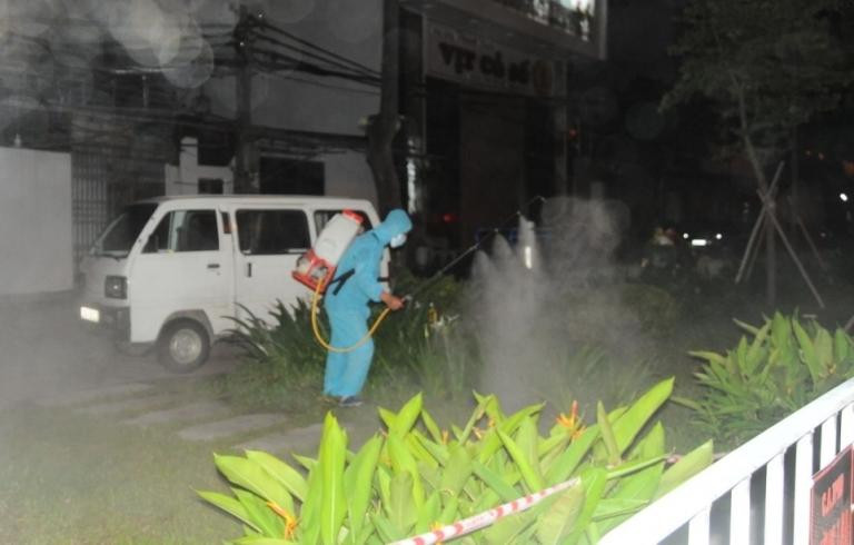 Lực lượng y tế triển khai biện pháp phòng chống Covid-19 tại Hải Dương