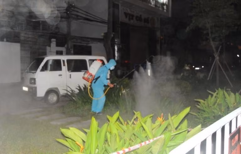Lực lượng y tế triển khai biện pháp phòng chống Covid-19 tại Hải Dương