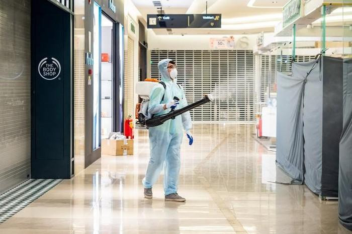 Lực lượng y tế khử khuẩn phòng Covid-19 (Ảnh minh họa)