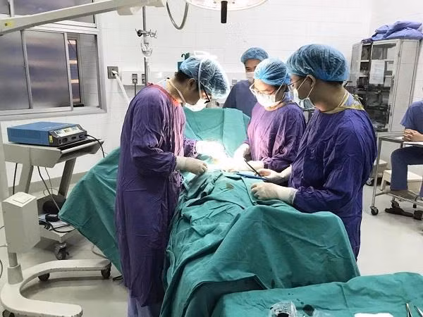 Ca phẫu thuật cho bệnh nhân N.V.T tại Bệnh viện Việt Đức