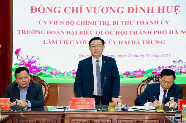Bí thư Thành ủy Vương Đình Huệ phát biểu tại buổi làm việc với quận Hai Bà Trưng