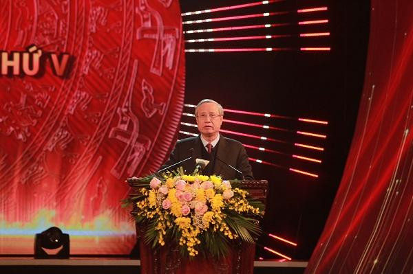 Thường trực Ban Bí thư Trần Quốc Vượng phát biểu tại Lễ trao giải
