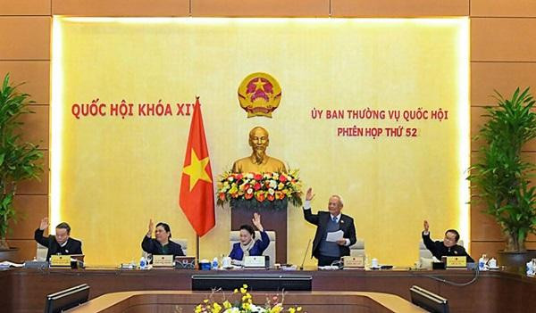 UBTVQH biểu quyết thông qua Nghị quyết tại phiên họp