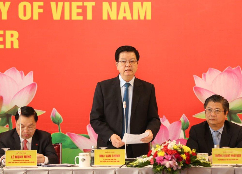 Phó trưởng Ban Tổ chức Trung ương trả lời báo chí tại buổi họp báo Phó trưởng Ban Tổ chức Trung ương trả lời báo chí tại buổi họp báo