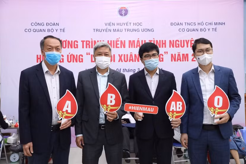 Các đại biểu dự ngày hội cổ động hiến máu tình nguyện