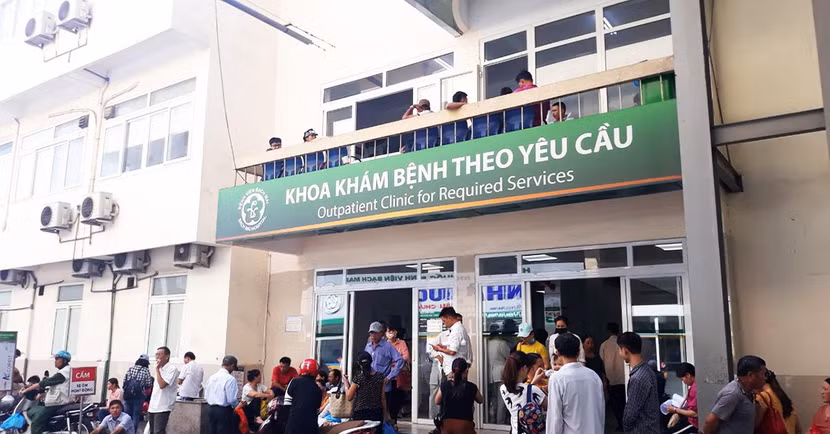 Bệnh viện Bạch Mai muốn tăng giá khám theo yêu cầu từ 200.000đ lên 550.000 đ/ lượt