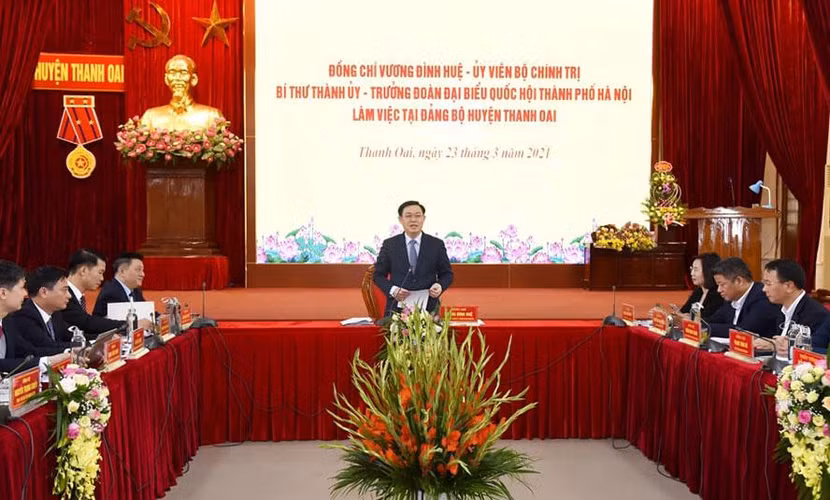 Bí thư Thành ủy Hà Nội Vương Đình Huệ làm việc với huyện Thanh Oai