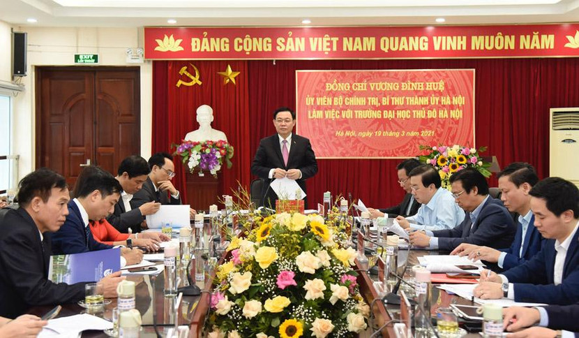 Bí thư Thành ủy Vương Đình Huệ phát biểu tại buổi làm việc Bí thư Thành ủy Vương Đình Huệ phát biểu tại buổi làm việc