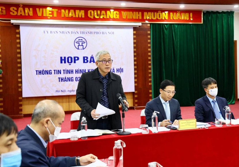 Ông Khổng Minh Tuấn thông tin tại buổi họp báo của UBND TP Hà Nội chiều 4-3 Ông Khổng Minh Tuấn thông tin tại buổi họp báo của UBND TP Hà Nội chiều 4-3