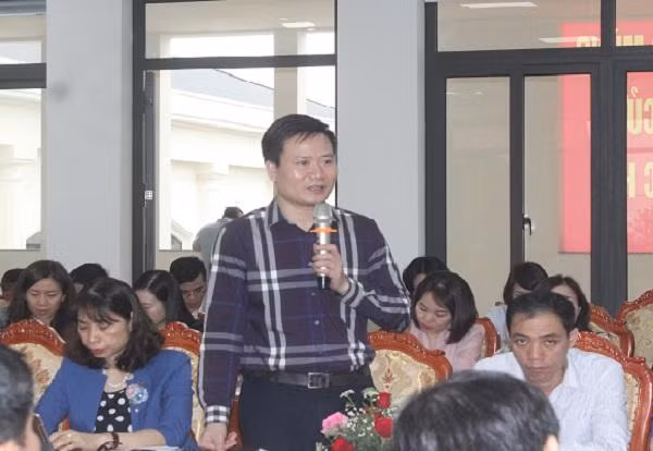 Trưởng Ban Tuyên giáo Quận ủy Long Biên Nguyễn Thế Thạch phát biểu thảo luận tại hội nghị Trưởng Ban Tuyên giáo Quận ủy Long Biên Nguyễn Thế Thạch phát biểu thảo luận tại hội nghị