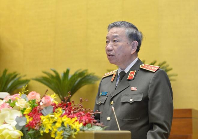 Bộ trưởng Tô Lâm phát biểu giải trình thêm tại phiên thảo luận. Bộ trưởng Tô Lâm phát biểu giải trình thêm tại phiên thảo luận.