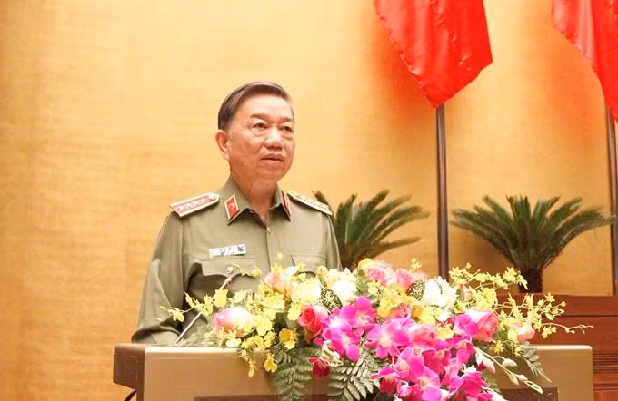 Bộ trưởng Bộ Công an Tô Lâm quán triệt chuyên đề: “Những nhận thức mới và tư duy mới về an ninh quốc gia”.