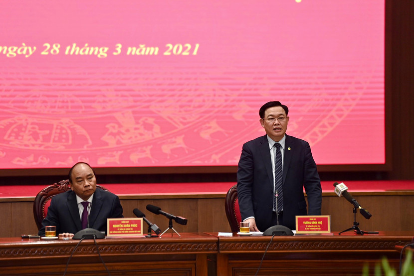 Bí thư Thành ủy Vương Đình Huệ tiếp thu các ý kiến góp ý tại buổi làm việc