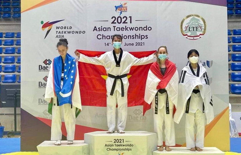 Trương Thị Kim Tuyền trên bục nhận HCV châu Á Trương Thị Kim Tuyền trên bục nhận HCV châu Á