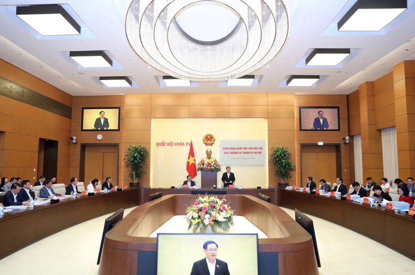 Quang cảnh phiên họp