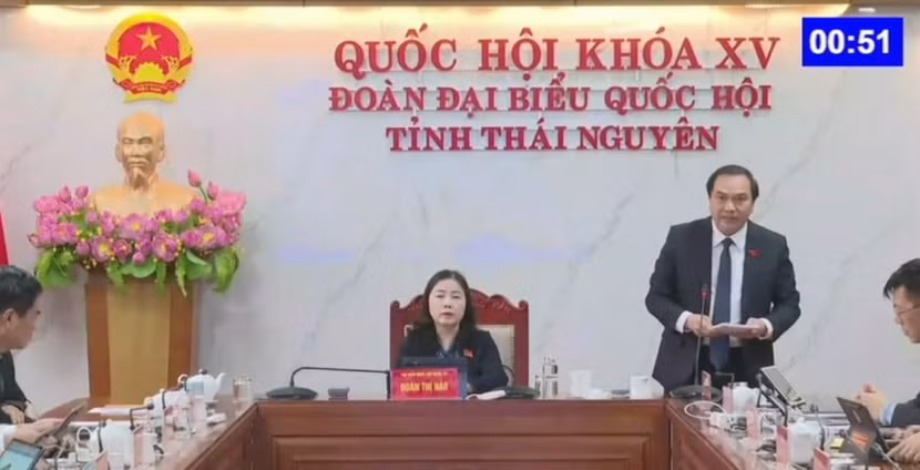 Đại biểu Nguyễn Công Hoàng chất vấn Bộ trưởng Tài chính