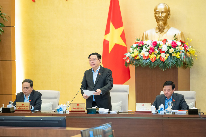 Chủ tịch Quốc hội Vương Đình Huệ cho ý kiến về dự thảo luật Chủ tịch Quốc hội Vương Đình Huệ cho ý kiến về dự thảo luật