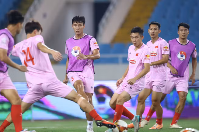 Tuyển Việt Nam sẽ hội quân trở lại vào ngày 5-10 tới