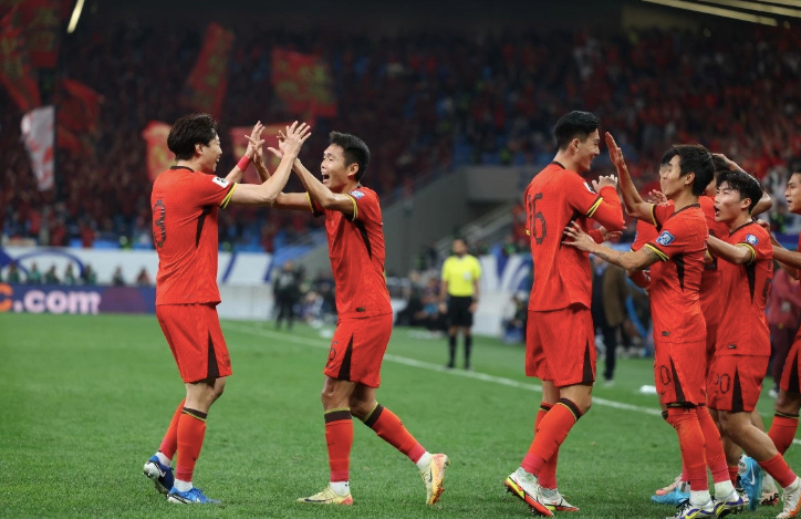 Trung Quốc thắng Indonesia 2-1, sống lại cơ hội World Cup 2026