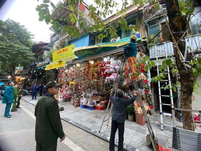 Quá trình giải quyết trật tự đô thị, có nhiều trường hợp chống đối, không chấp hành và có hành vi tiêu cực với lực lượng làm nhiệm vụ