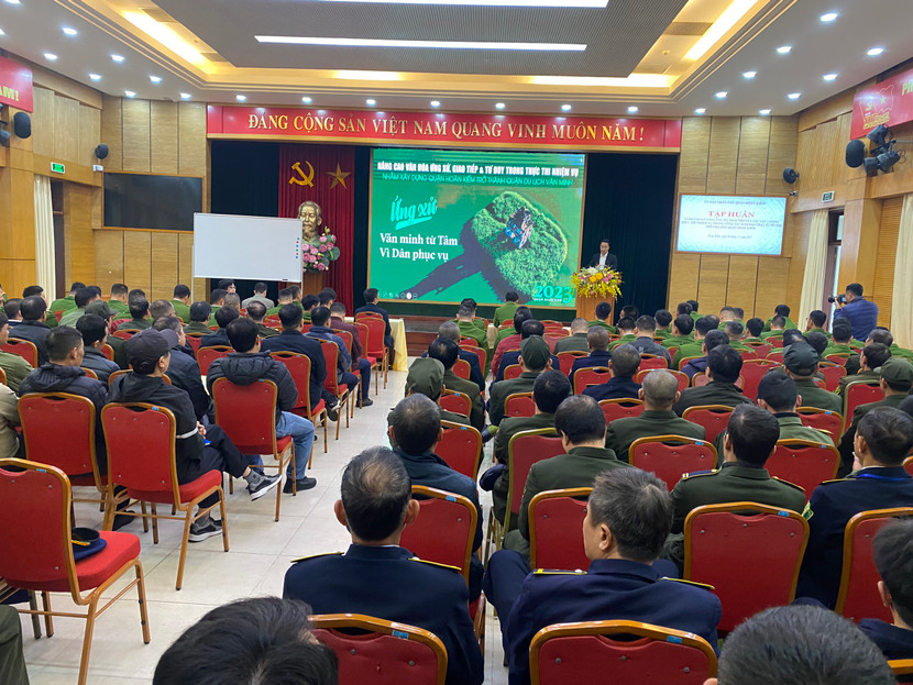 Lớp tập huấn với sự tham gia của lực lượng chuyên trách giữ gìn trật tự đô thị