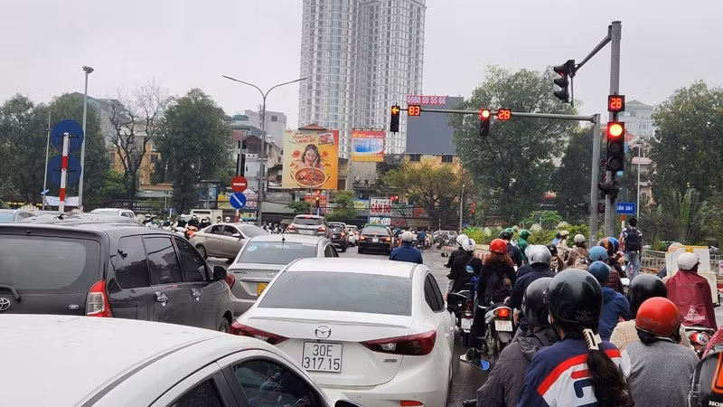 Lực lượng Cảnh sát giao thông sẽ điều chỉnh tín hiệu đèn phù hợp theo tuyến