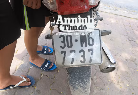 Học sinh vác đao đi “chiến”, giữa đường gặp 141 ảnh 3