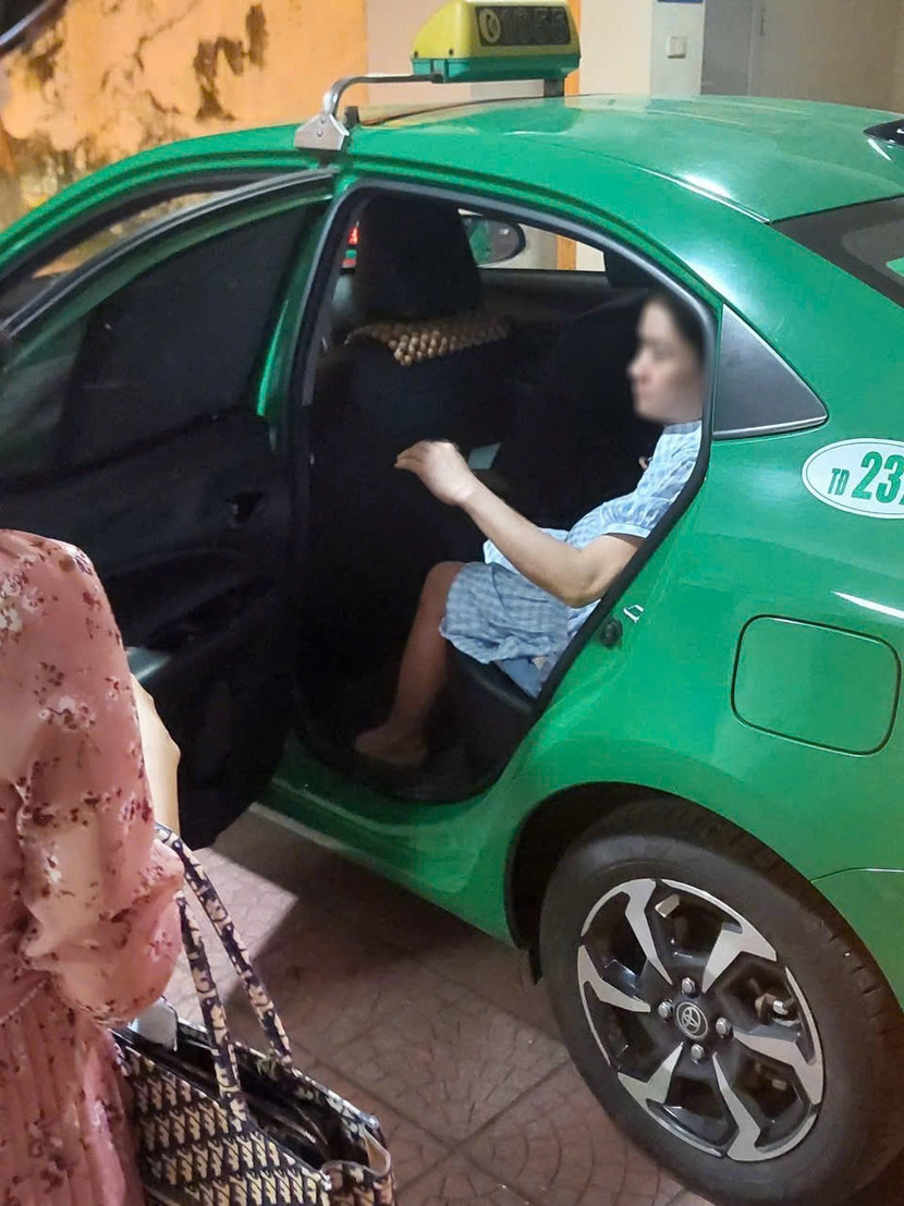 Sản phụ được đưa đến bệnh viện trong tình trạng đã vỡ ối Sản phụ được đưa đến bệnh viện trong tình trạng đã vỡ ối