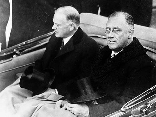 Tổng thống Hoover và Tổng thống Roosevelt trong ngày nhậm chức 4-3-1933