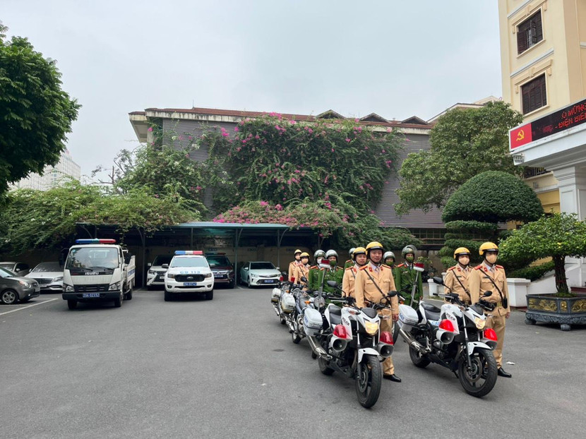 Hình ảnh tại Lễ ra quân đảm bảo TTATGT, TTĐT và VSMT của Công an quận Cầu Giấy